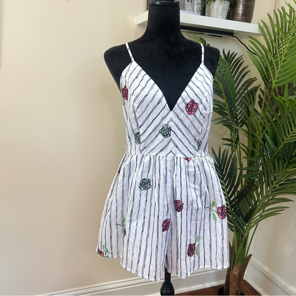 Style Rack Very Rosey White Navy Striped Romper Large - Picture 5 of 13